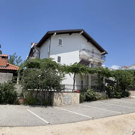 Apartment With A Parking Space Mavarstica, Ciovo - 20141
